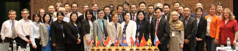 Participants at the UNEP-lites.asia ASEAN SHINE - Lighting kick-off meeting in Bangkok in February 2016